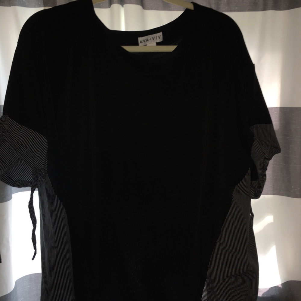 AVI VIV black and grey top 3X